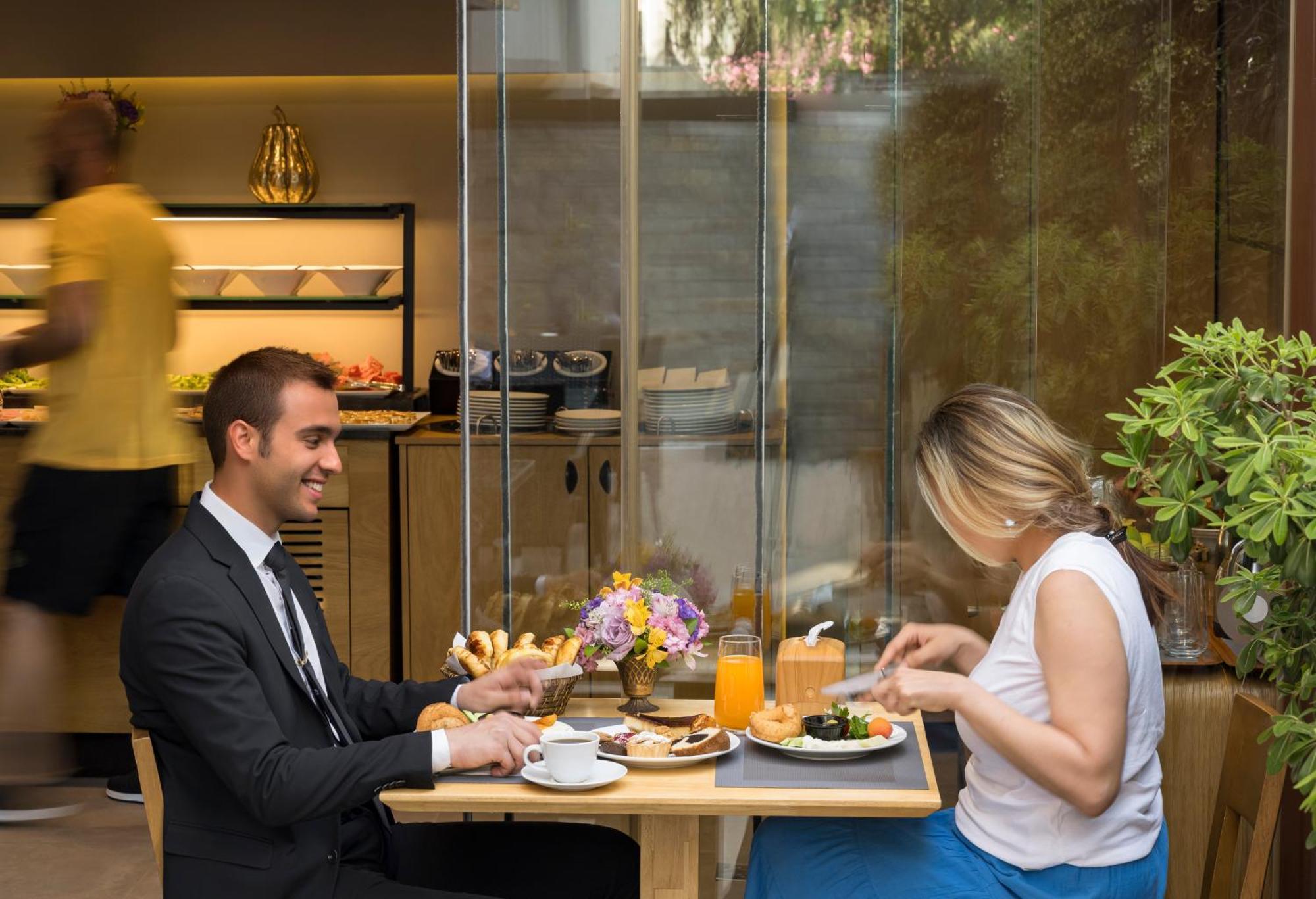 Upsuites Hotel — Photos 2